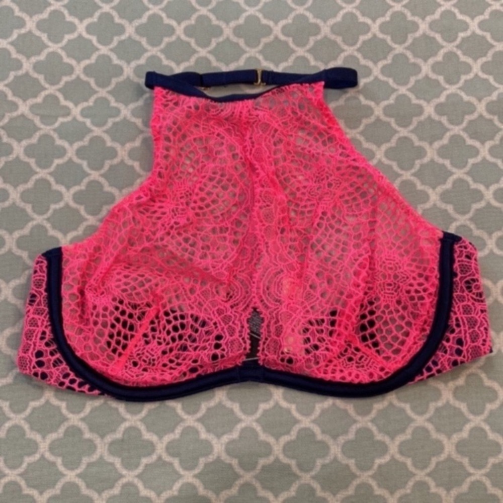 Victoria’s Secret Very Sexy Crochet Lace High Neck Unlined 34B NWT